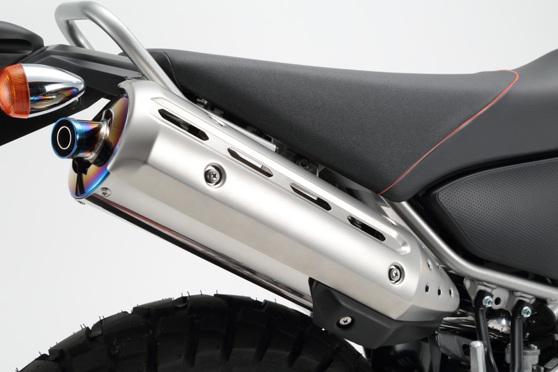 サブチャンバー付き フロントパイプ チタン：TRICKER Fi：2018